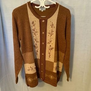 Moffi International Classic/Vintage Embroidered Pullover Sweater (Medium)